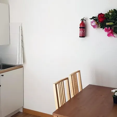 Kleine Mit Pool, Spielplatz & Boule Im Zentrum Apartment Tias